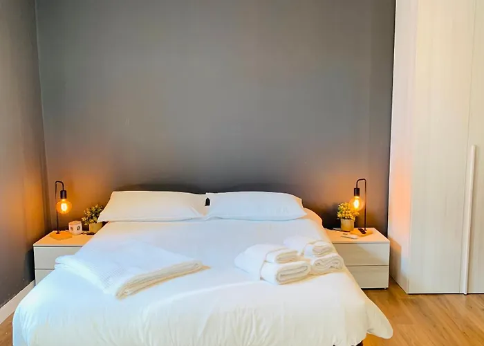San Lorenzo Elegance - Just Steps From The Colosseum Rom